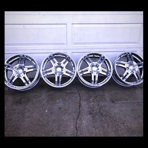 5 lug universal, dimensions are 5/114